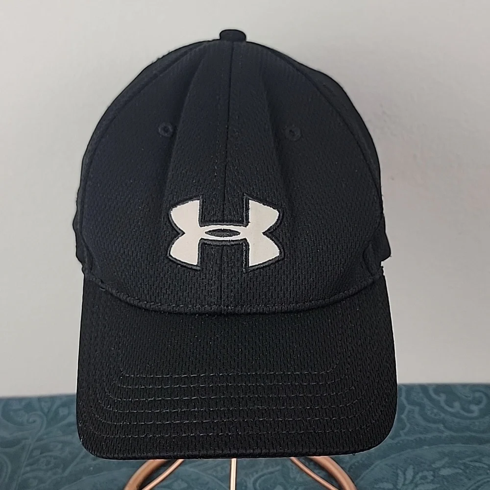 Under Armour Black Polyester Fabric Baseball Style Cap Hat 24